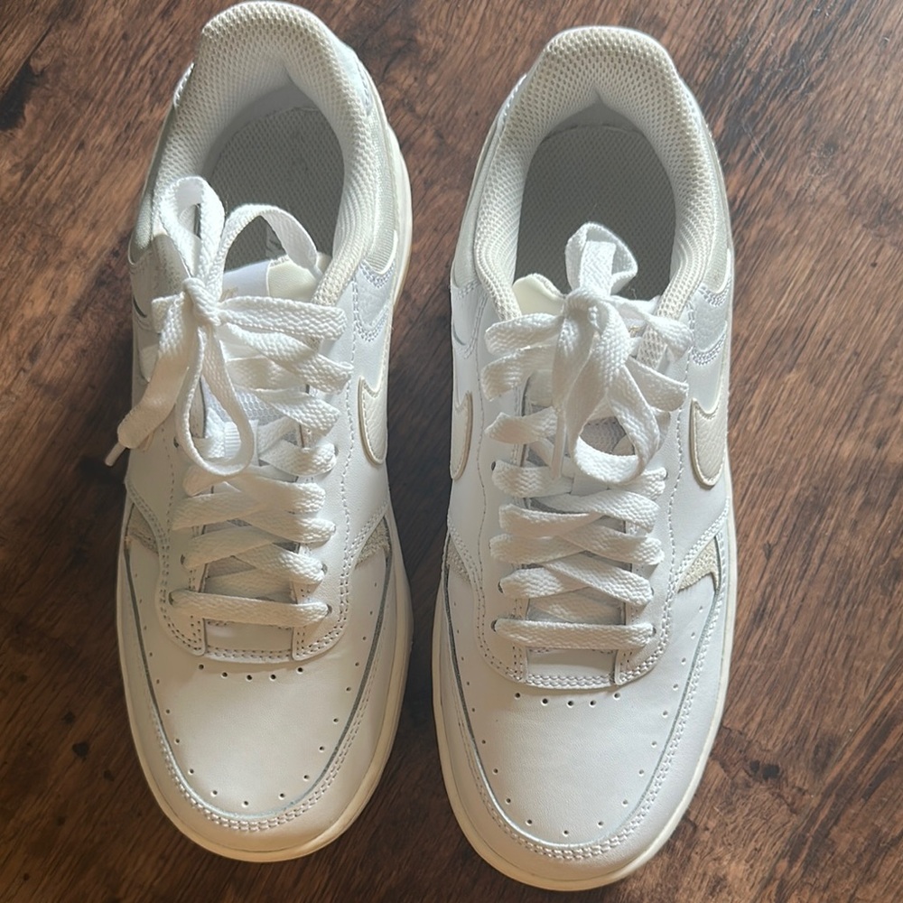 Nike White Athletic Sneakers women’s